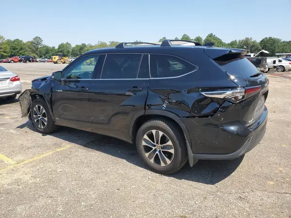 5TDGBRCH8MS526510 2021 TOYOTA HIGHLANDER - Image 2
