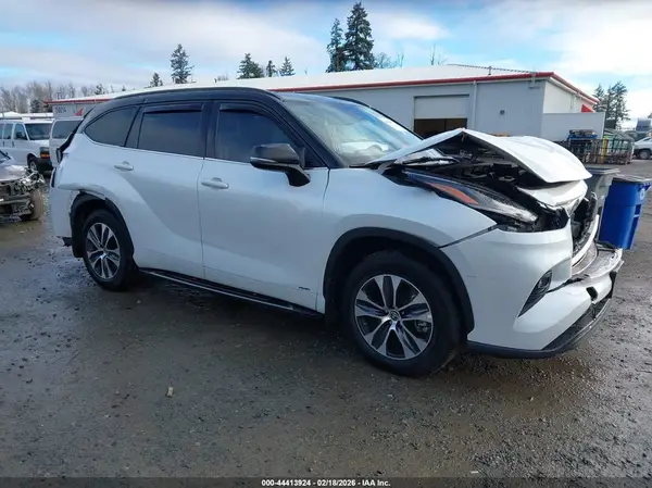 5TDGBRCH8NS544751 2022 TOYOTA HIGHLANDER - Image 1