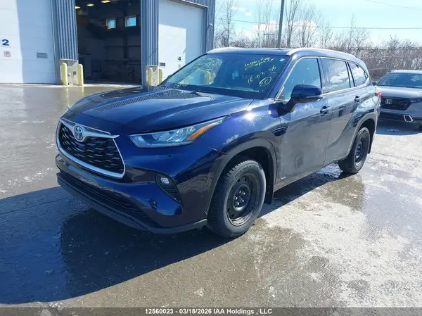 5TDGBRCH8NS556494 2022 TOYOTA HIGHLANDER - Image 2