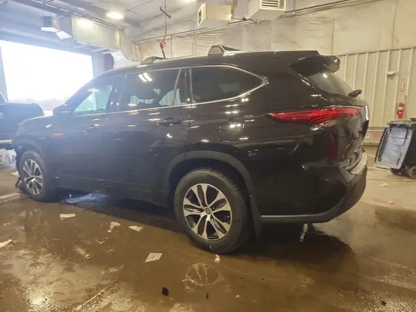 5TDGBRCH9LS013958 2020 TOYOTA HIGHLANDER - Image 2