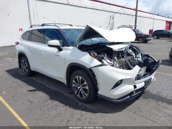 5TDGBRCH9LS507625 2020 TOYOTA HIGHLANDER - Image 1