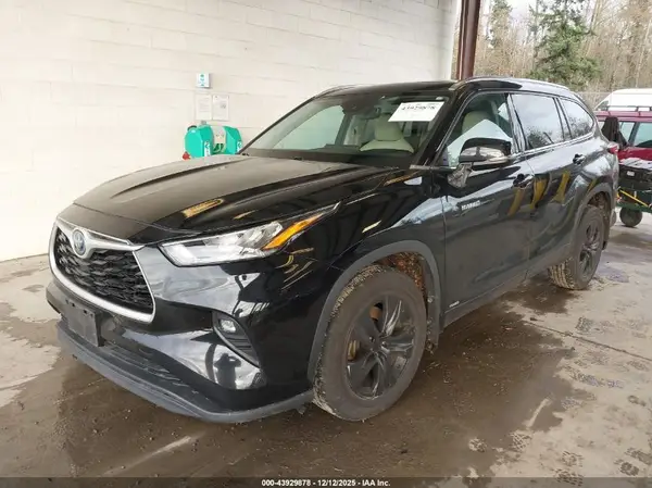 5TDGBRCH9LS507866 2020 TOYOTA HIGHLANDER - Image 2