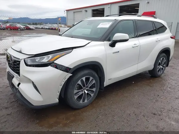 5TDGBRCH9LS510380 2020 TOYOTA HIGHLANDER - Image 2