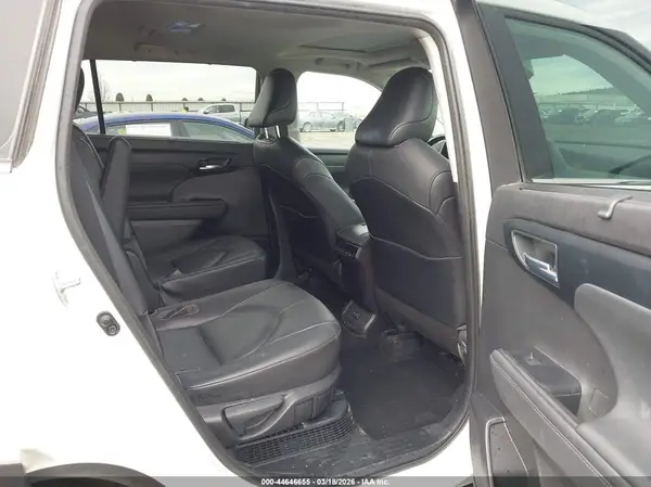 5TDGBRCH9LS510380 2020 TOYOTA HIGHLANDER - Image 8