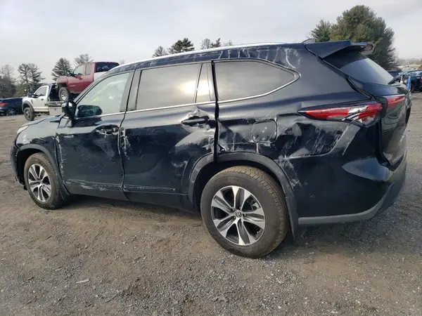5TDGBRCH9LS510461 2020 TOYOTA HIGHLANDER - Image 2