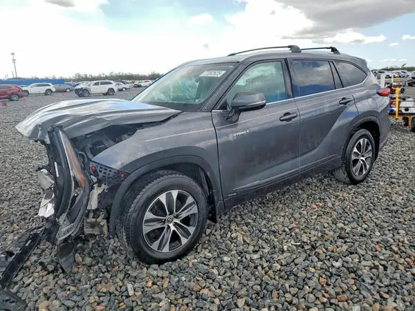 5TDGBRCH9LS513439 2020 TOYOTA HIGHLANDER - Image 1