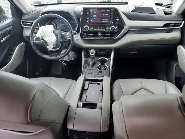 5TDGBRCH9LS513439 2020 TOYOTA HIGHLANDER - Image 8