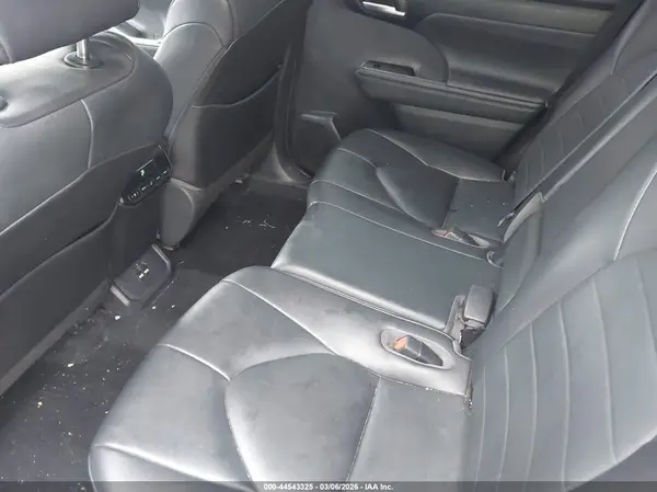 5TDGBRCH9LS513473 2020 TOYOTA HIGHLANDER - Image 8