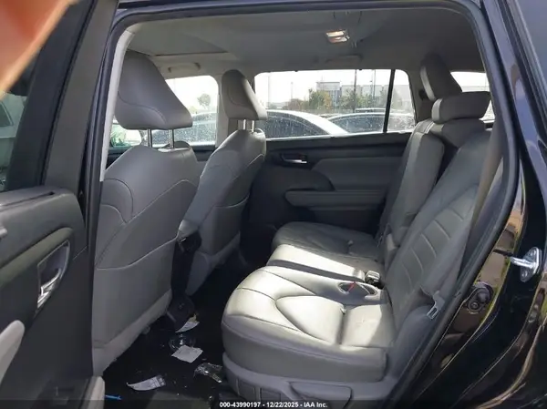 5TDGBRCH9MS021544 2021 TOYOTA HIGHLANDER - Image 8