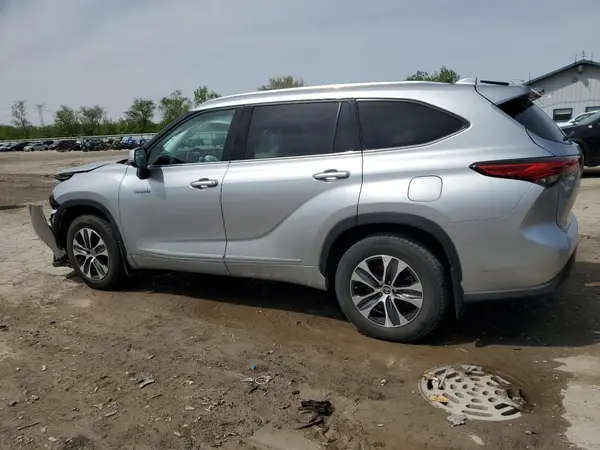 5TDGBRCH9MS023133 2021 TOYOTA HIGHLANDER - Image 2