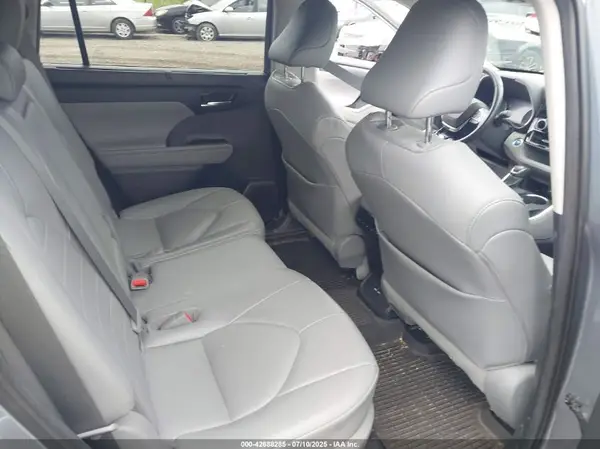 5TDGBRCH9MS035492 2021 TOYOTA HIGHLANDER - Image 8