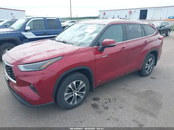 5TDGBRCH9MS515063 2021 TOYOTA HIGHLANDER - Image 2