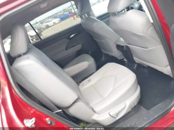 5TDGBRCH9MS515063 2021 TOYOTA HIGHLANDER - Image 8