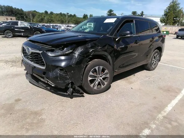 5TDGBRCH9MS524460 2021 TOYOTA HIGHLANDER - Image 2