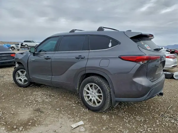 5TDGBRCH9MS526354 2021 TOYOTA HIGHLANDER - Image 2