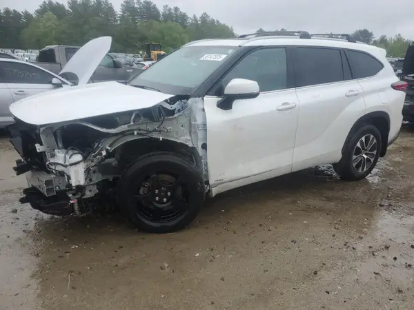 5TDGBRCH9NS104568 2022 TOYOTA HIGHLANDER - Image 1