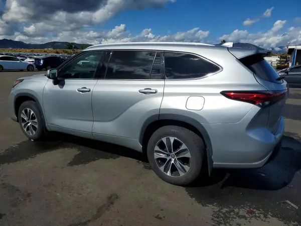 5TDGBRCH9NS539400 2022 TOYOTA HIGHLANDER - Image 2