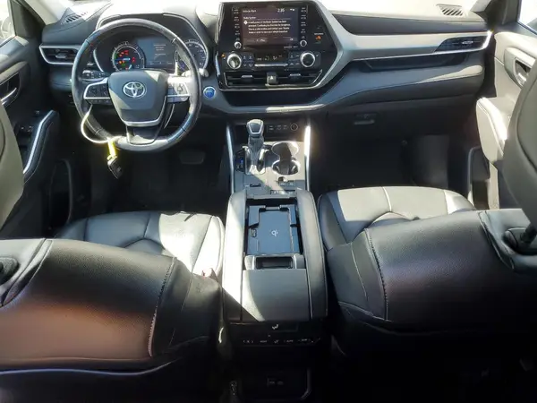 5TDGBRCH9NS539400 2022 TOYOTA HIGHLANDER - Image 8