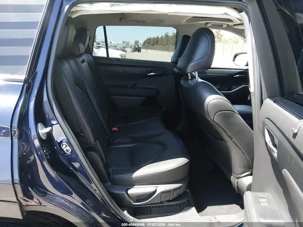 5TDGBRCH9NS544628 2022 TOYOTA HIGHLANDER - Image 8