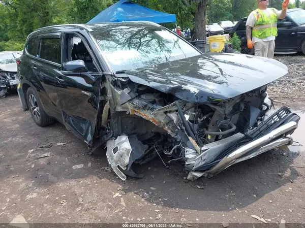 5TDGBRCHXLS504264 2020 TOYOTA HIGHLANDER - Image 1