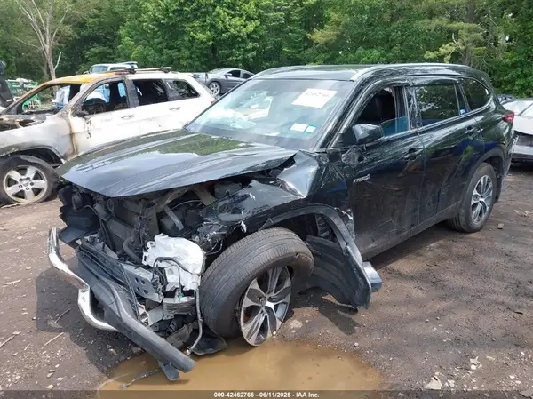 5TDGBRCHXLS504264 2020 TOYOTA HIGHLANDER - Image 2