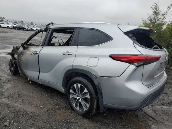 5TDGBRCHXLS507794 2020 TOYOTA HIGHLANDER - Image 2