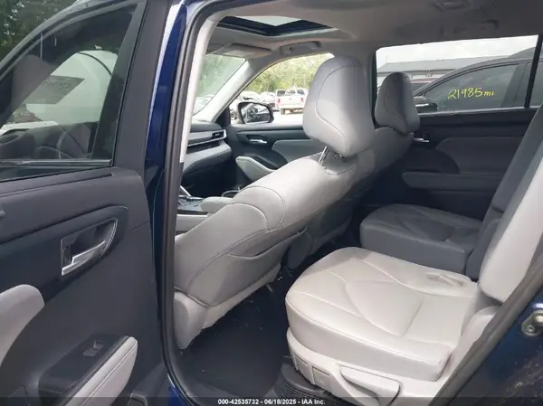 5TDGBRCHXLS512039 2020 TOYOTA HIGHLANDER - Image 8