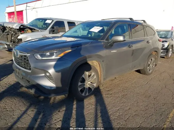 5TDGBRCHXMS043150 2021 TOYOTA HIGHLANDER - Image 2