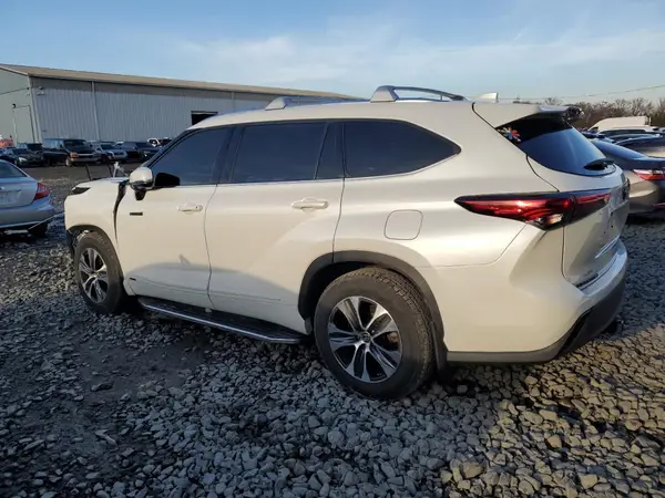 5TDGBRCHXMS515010 2021 TOYOTA HIGHLANDER - Image 2