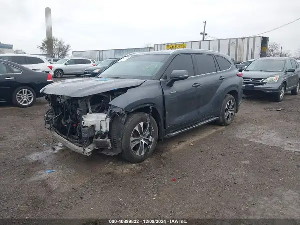 5TDGBRCHXMS518358 2021 TOYOTA HIGHLANDER - Image 2