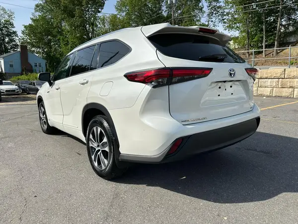 5TDGBRCHXMS530736 2021 TOYOTA HIGHLANDER - Image 2