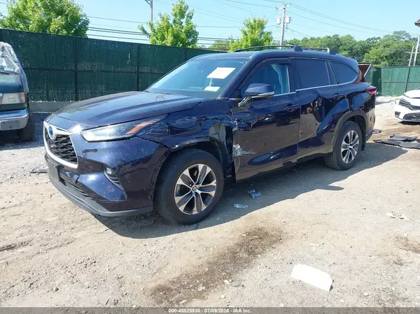 5TDGBRCHXMS537069 2021 TOYOTA HIGHLANDER - Image 2