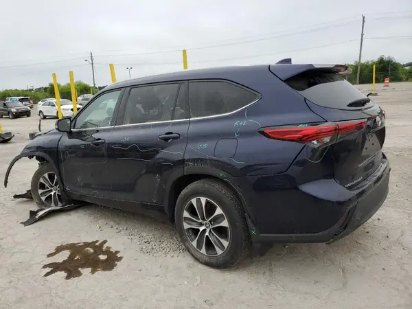 5TDGBRCHXNS548140 2022 TOYOTA HIGHLANDER - Image 2