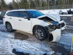 5TDGBRCHXNS557338 2022 TOYOTA HIGHLANDER