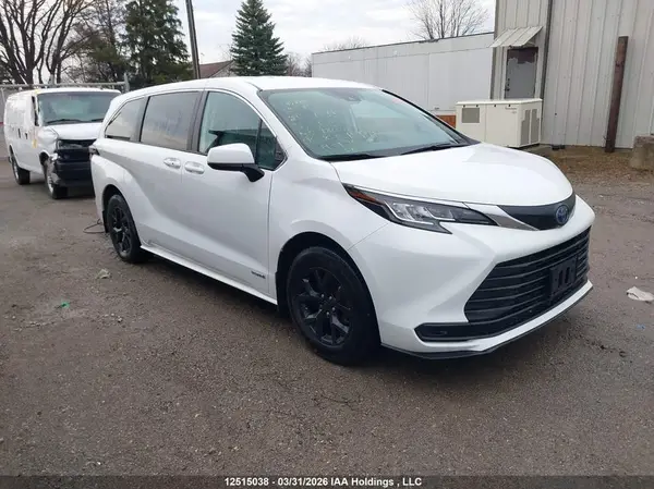 5TDGRKEC0MS012560 2021 TOYOTA SIENNA - Image 1