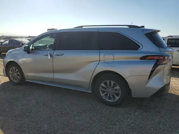 5TDGRKEC0RS189651 2024 TOYOTA SIENNA - Image 2