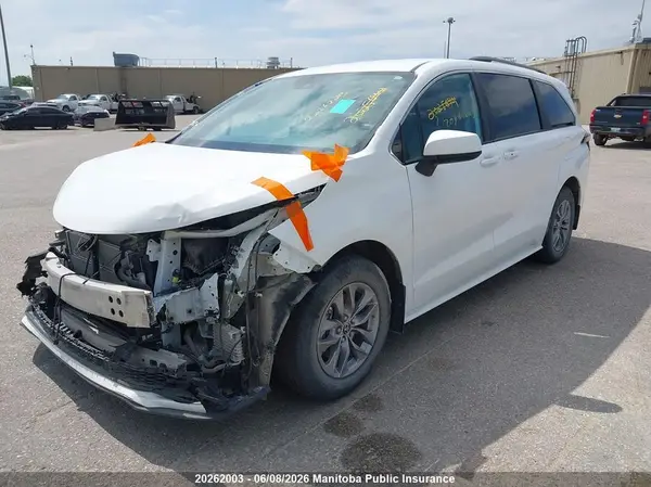 5TDGRKEC1RS209194 2024 TOYOTA SIENNA - Image 2