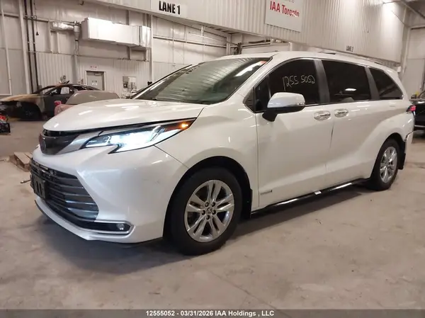 5TDGRKEC2MS011846 2021 TOYOTA SIENNA - Image 2