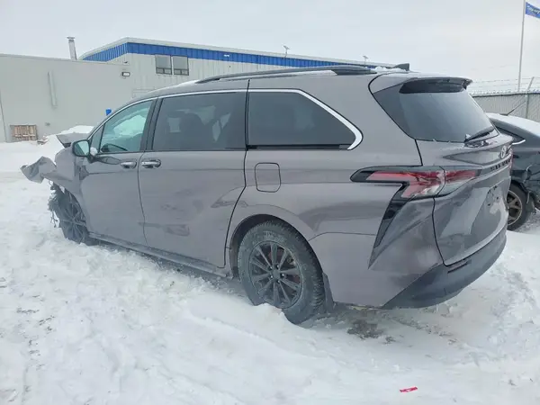 5TDGRKEC2RS213853 2024 TOYOTA SIENNA - Image 2