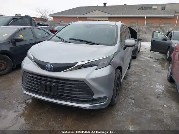5TDGRKEC2SS281916 2025 TOYOTA SIENNA - Image 2