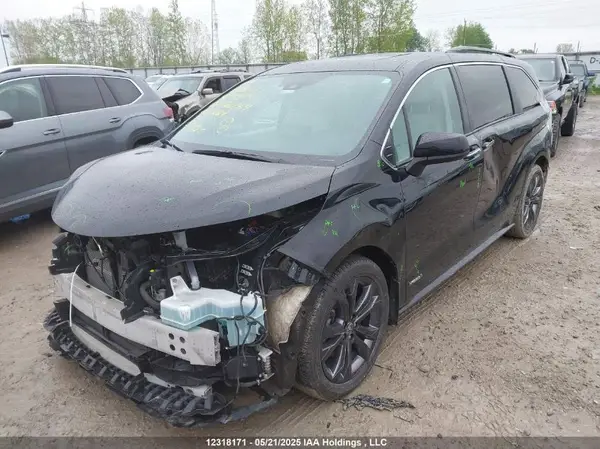5TDGRKEC4MS066069 2021 TOYOTA SIENNA - Image 2