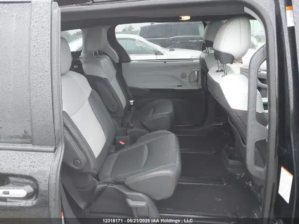 5TDGRKEC4MS066069 2021 TOYOTA SIENNA - Image 8