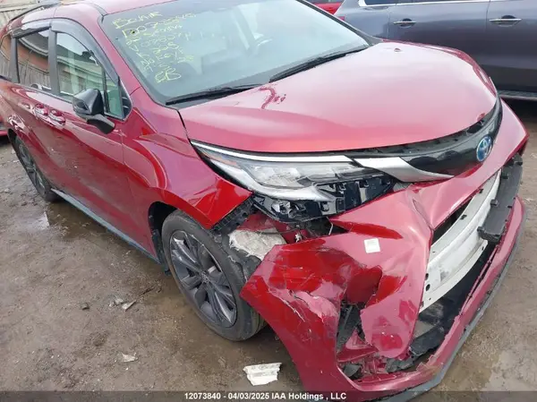 5TDGRKEC4NS078272 2022 TOYOTA SIENNA - Image 1