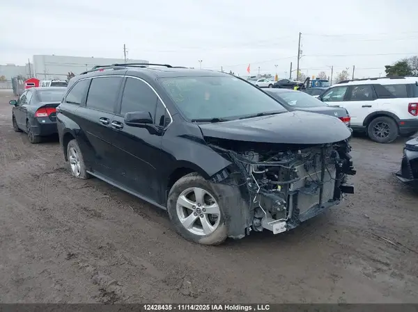 5TDGRKEC4PS157380 2023 TOYOTA SIENNA - Image 1