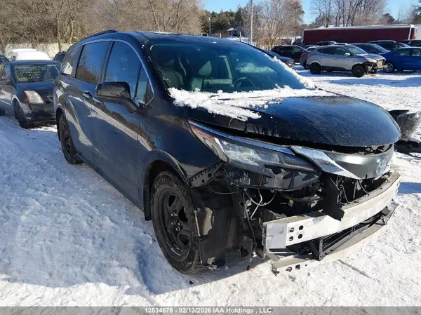 5TDGRKEC4RS201087 2024 TOYOTA SIENNA - Image 1