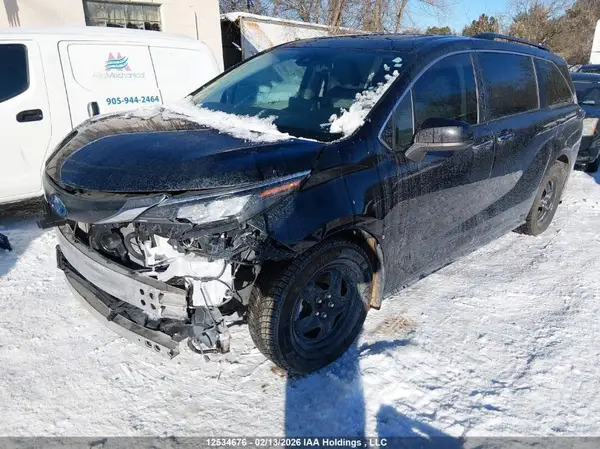5TDGRKEC4RS201087 2024 TOYOTA SIENNA - Image 2