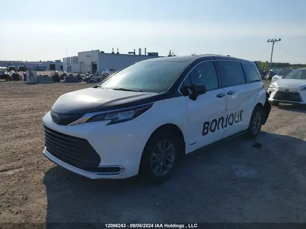 5TDGRKEC5MS047692 2021 TOYOTA SIENNA - Image 2