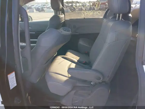 5TDGRKEC5MS047692 2021 TOYOTA SIENNA - Image 8