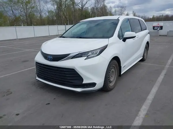 5TDGRKEC5MS054092 2021 TOYOTA SIENNA - Image 2