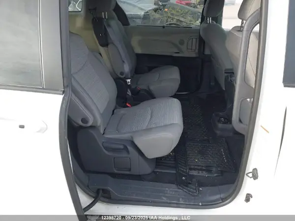 5TDGRKEC5MS067523 2021 TOYOTA SIENNA - Image 8